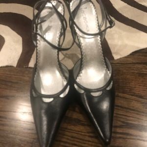 BCBG MaxAzria black heels/slingbacks